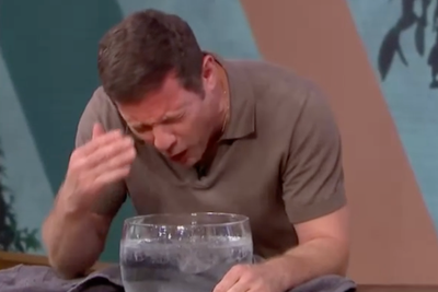 Dermot O’Leary suffers injury live on This Morning after taking part in celebrity wellness ritual