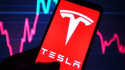 If You Had Invested in Elon Musk’s Companies 10 Years Ago, Here’s How Much You’d Have Today