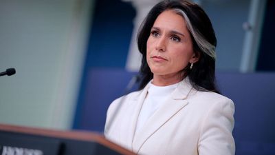 Tulsi Gabbard claims she found proof of Obama’s ‘treasonous conspiracy’, but manages to embarrass herself only