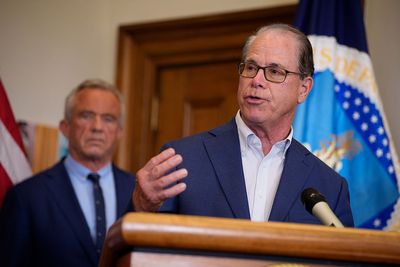 GOP Governor and Trump Ally Voices Concern Over Number of ICE Detainees Without Criminal Charges: 'That Should Raise Eyebrows'