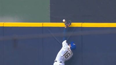 Brewers Outfielder Pulled Off Most Unusual Home Run Robbery vs. Marlins
