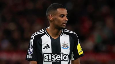 Alexander Isak: Will Liverpool Try to Sign Striker After Hugo Ekitike Deal?