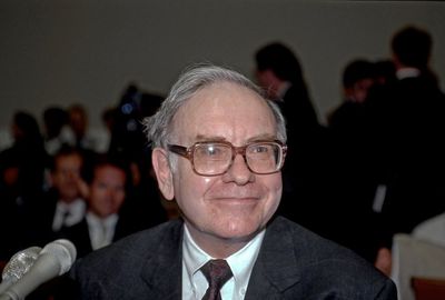 Warren Buffett Issues Urgent Warning On Looming Social Security Cuts