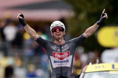 Kaden Groves clinches first Tour de France stage victory as Tadej Pogacar takes one more step to overall title