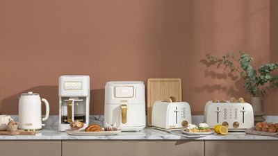 This British heritage brand has created a Target-exclusive collection – and I think we’ll be seeing it in kitchens everywhere