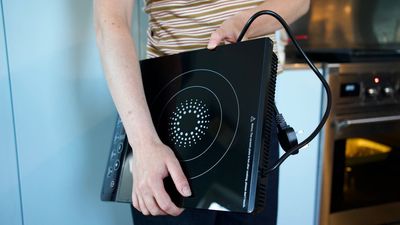 Pick up and go, the Tefal Everyday Induction Hob is your perfect cooking companion for your next trip