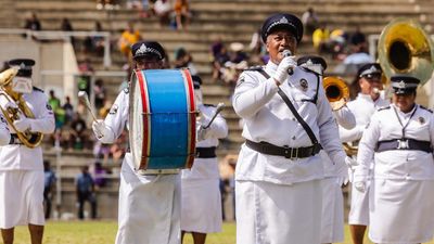 Music rings through Moresby as police bands jam