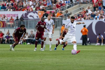 Manchester United 2-1 West Ham: Bruno Fernandes brace secures first pre-season win for Red Devils