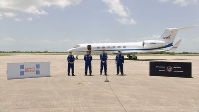 SpaceX Crew-11 astronauts arrive in Florida ahead of launch to space station (video)
