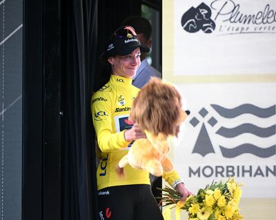 Tour de France Femmes 2025: Mavi García holds off rivals to win stage two in Quimper – as it happened