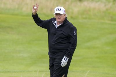 Trump plays golf as supporters urge him ‘don’t trust Starmer’