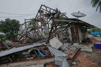 Thai and Cambodian leaders to meet in Malaysia for talks to end hostilities
