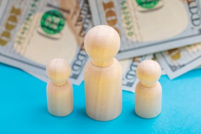 The “Good” Advice: 9 Financial Advice For Parents That Are Actually Harmful