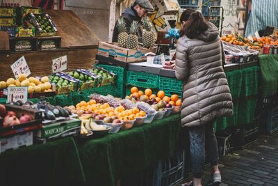 Why Are Grocery Stores Replacing Workers With Tablets?