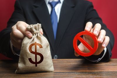 8 Investment “Opportunities” That Experts Say to Avoid This Year
