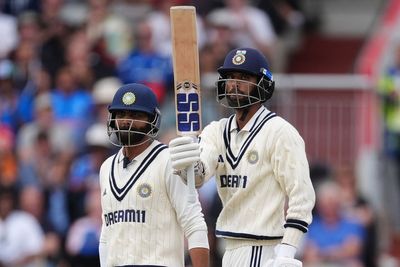 India pair Washington Sundar and Ravindra Jadeja dent England’s hopes of victory