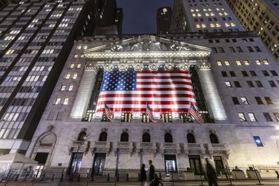 'US exceptionalism roars back' as markets defy doomsayers and draw record foreign inflows after panic over Trump tariffs