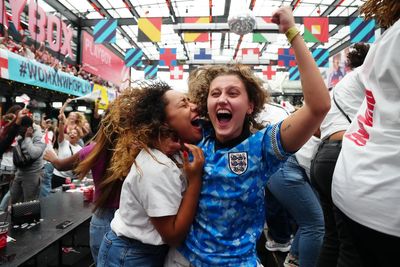Watch: Moment England fans erupt as Lionesses secure Euro 2025 win