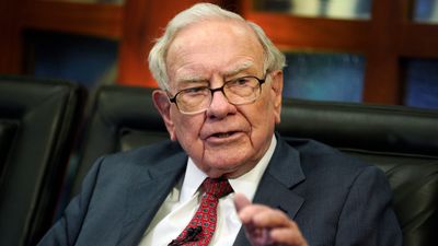 How To Pick the Next Apple Stock, According to Warren Buffett
