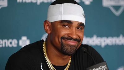Jalen Hurts Had the Classiest Gesture For Eagles Announcer After Super Bowl Win
