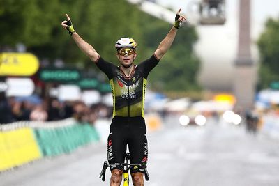 Wout van Aert wins Tour de France stage 21 as Tadej Pogačar seals the Tour de France overall