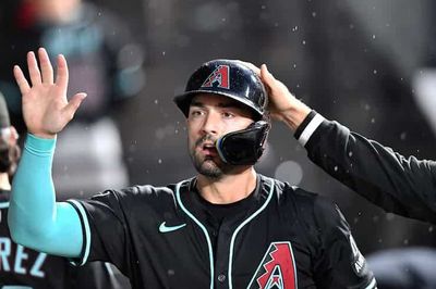 Diamondbacks trade Randal Grichuk to Royals