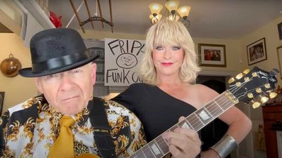 "I want to lick you now!": Things are getting Extreme in the Fripp-Willcox household
