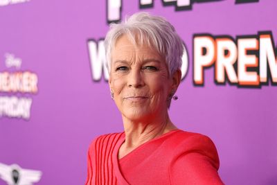 Jamie Lee Curtis says she is ‘self-retiring’ after seeing how Hollywood treated her superstar parents