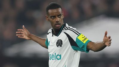 Newcastle ‘Split’ on Alexander Isak Transfer Stance, ‘Braced’ for Liverpool Bid