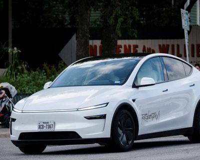 Musk hails $16.5bn Samsung deal to supply Tesla with AI chips