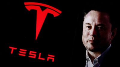 Does Tesla Become More Valuable for Investors When Elon Musk Gets Richer?
