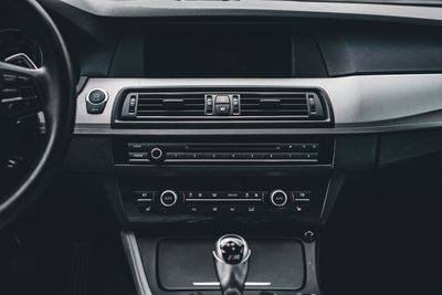 8 “Bonus” Car Features That Never Actually Work