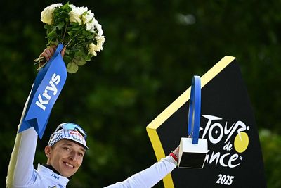 'I thought maybe it would never happen' - Florian Lipowitz collects Tour de France Best Young Rider's jersey after taking third overall in Paris