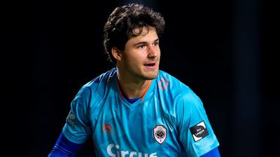 Surprise Man Utd Goalkeeper Target Talks Up Move Amid Emiliano Martinez Links