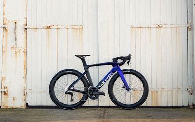 Looking for a Tour de France proven and exceptionally fast aero bike? Then the Van Rysel RCR-F Pro has £1,001 off right now