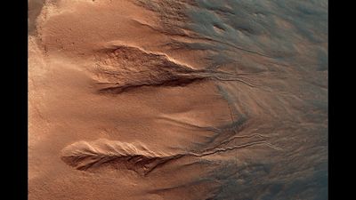 Dune patterns in California desert hold clues that help researchers map Mars’ shifting sands