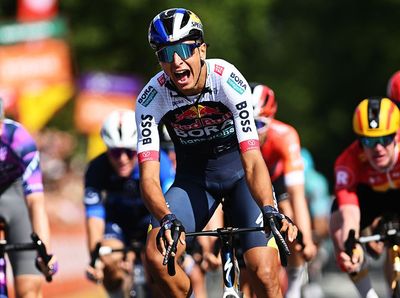 Tour de Wallonie: Davide Donati punches across line in bunch sprint for surprise victory on stage 3
