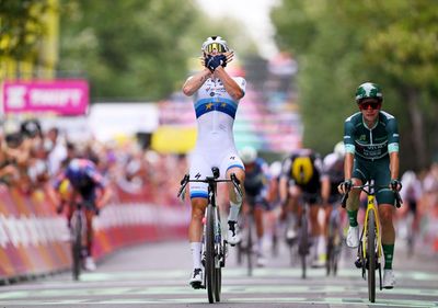 Lorena Wiebes wins chaotic sprint on stage 3 of the Tour de France Femmes as Demi Vollering crashes