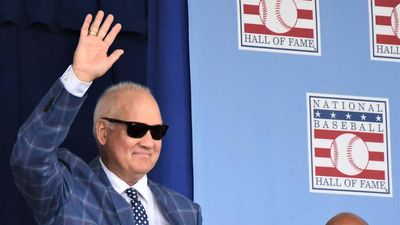 Ryne Sandberg, Hall of Famer Who Helped Restore Cubs’ Glory, Dies at 65