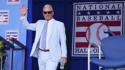 Sports World Reacts to Death of Cubs Great Ryne Sandberg