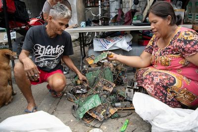 'Food On Table' Outweighs Health Risks For Philippine E-waste Dismantlers