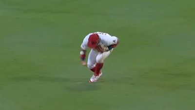 Easy Out Turns Into Two Runs and a Tie Game After Brutal Error by Angels Outfielder