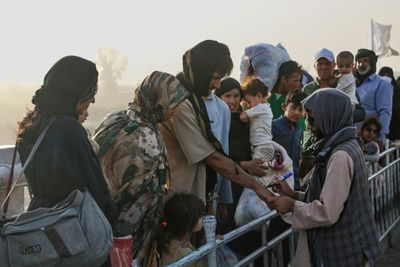 Afghans Show Solidarity As Migrant Returns From Iran Surge