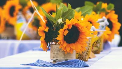 Kelly Wearstler’s summer hosting hack has all my guests asking about my flower arrangements – it’s simple but striking