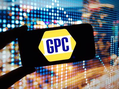 Wall Street's Most Accurate Analysts Weigh In On 3 Consumer Stocks With Over 3% Dividend Yields