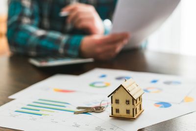 Is it better to overpay your mortgage or invest the money?