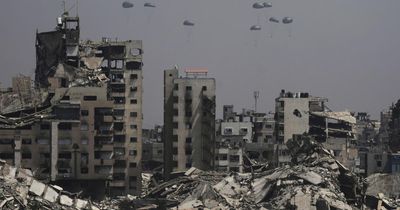 Israel 'threatens to stop aid flights if media film Gaza from the sky'