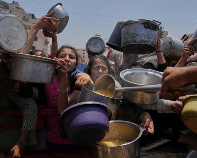 Israeli public figures call for ‘crippling sanctions’ on Israel over Gaza starvation