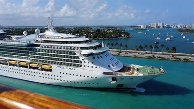 RCL Stock Sinks After Earnings—Is a Buying Opportunity Ahead?