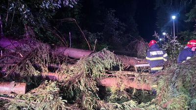 Ultra runner killed when sudden "extremely violent" storm breaks out during race in Romania